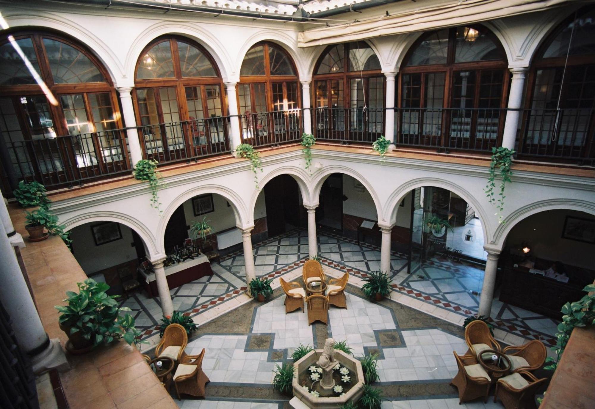 Palacio Marques De La Gomera Osuna Exterior foto